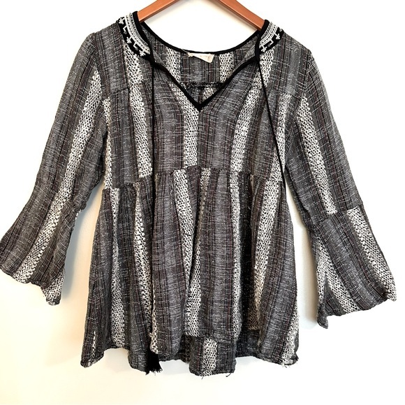 Altar’d State Tweed Embroidered Bell Sleeve Pullover Top Size Medium - Picture 1 of 14